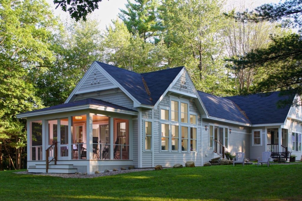 Lakeside contemporary cottage