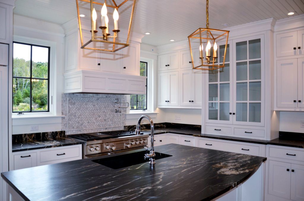 Greg Fitzpatrick Inc - Saltwater Farmhouse - Island